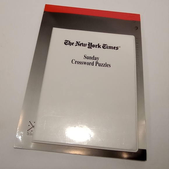 2004 The New York Times 60 Sunday Crossword Puzzles With Handy Travel Case - Picture 3 of 8